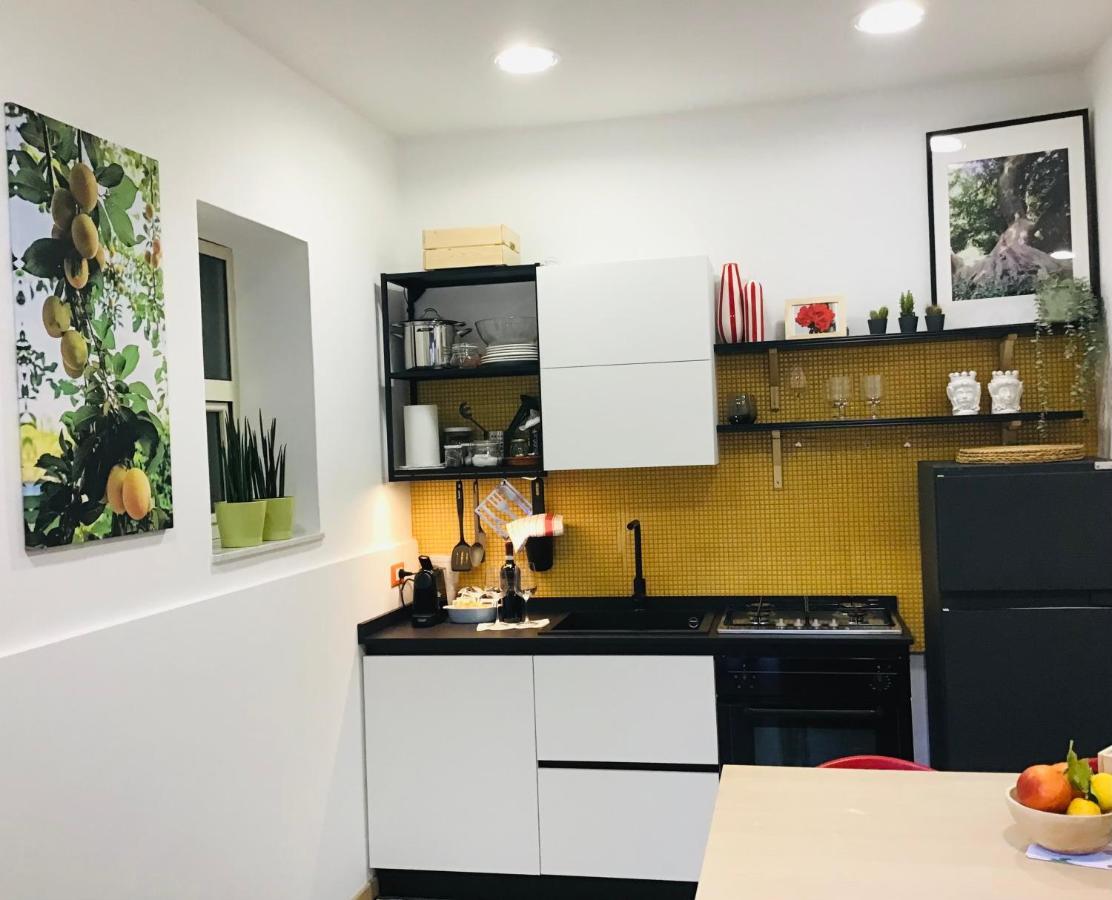 Lavica Di Mezzo Apartments كاتانيا المظهر الخارجي الصورة